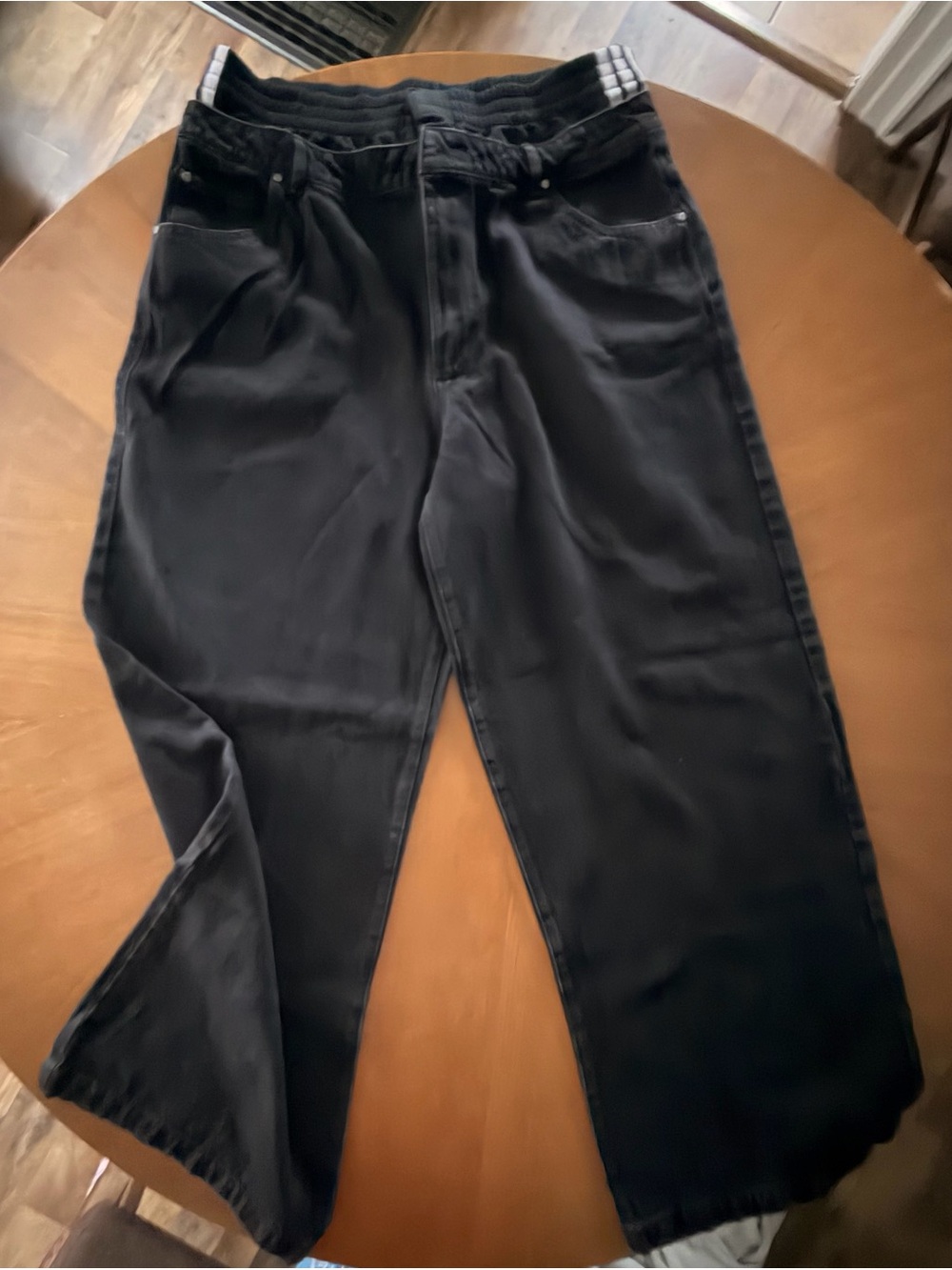 adidas Black Relaxed-Fit Jeans with fo Elastic Waistband with zipper.